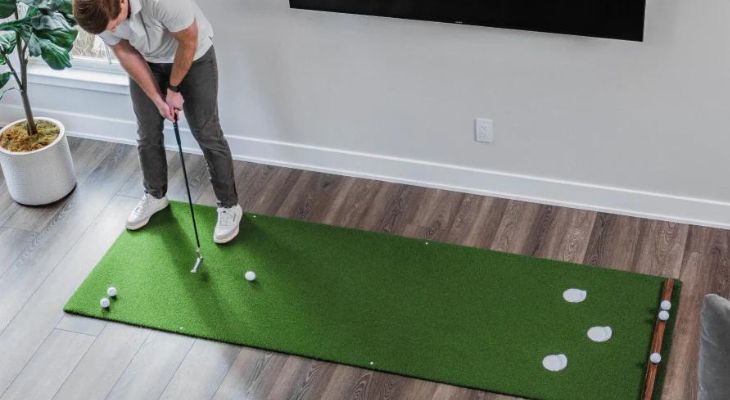 PrimePutt Tour-Quality Indoor Putting Mat - Best Indoor Putting Green (1) - Golf Ball Monkey